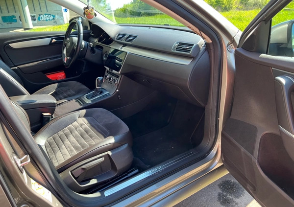 Volkswagen Passat cena 42000 przebieg: 240254, rok produkcji 2012 z Warszawa małe 436